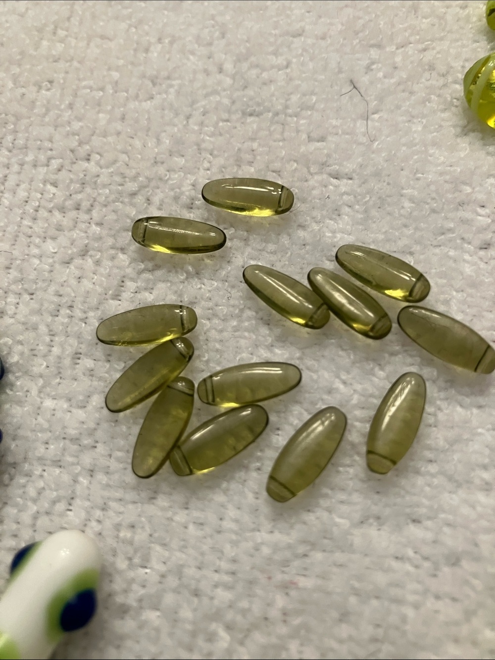 Mixed Lime Green Glass Bead Lot - Picture 9 of 9